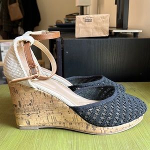 APT 9 Espadrille style cork wedge size 8